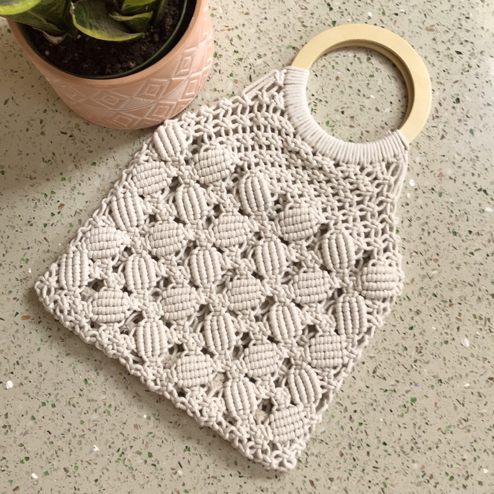 NEW Round handle crochet purse